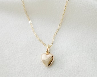 Tiny Gold Heart Necklace (Clementine) // 14K Gold filled // Gift for her // Minimalist jewelry // Love //