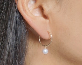 Pendientes Pearl Gold Hoop (Lessi) // Regalos para ella // Pendientes hechos a mano // Joyería minimalista