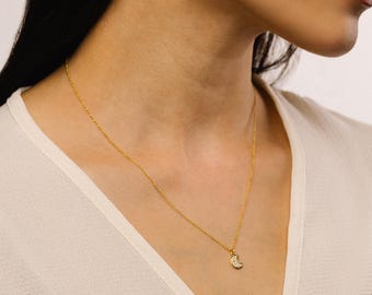 Lune zierliche Goldmondhalskette - kleiner Halbmond aus CZ Vermeil an 16-18 "Gold Fill Kette