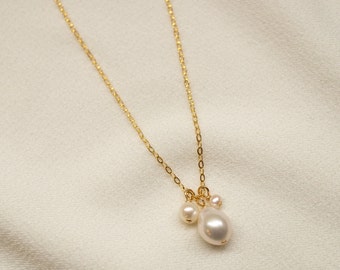 Three Pearl Gold Necklace // 14K Gold filled Necklace // Bridal jewelry // Handmade jewelry // June birthstone