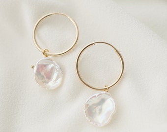 Keshi Pearl Gold Hoop Earrings (Perla) // Gifts for her // Handmade earrings // Minimalist jewelry