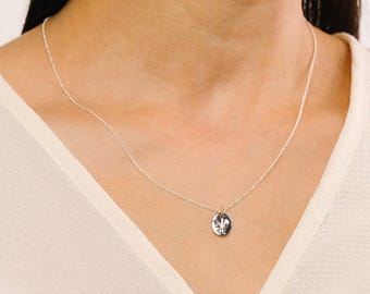 Tresor Silber Nordstern Halskette - Ovaler Cubic Zirkonia Anhänger an verstellbarer Sterling Silber Kette