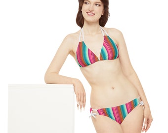 Colori morbidi sfumati dimensionali orizzontali per l'estate - Set bikini con spalline (AOP)