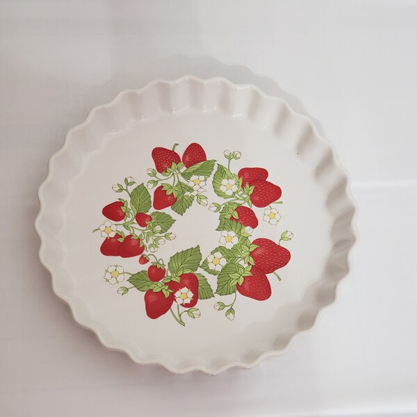 Vintage Action Stoneware Pie Baking Dish Strawberry Design