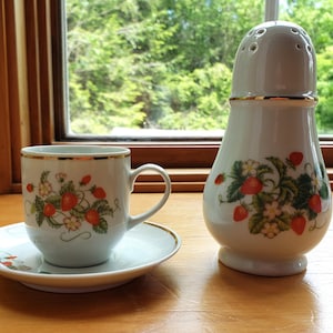 Vintage Avon Strawberry Mini Porcelain Tea Set of 3 with 22K Gold Trim (1978, Made in Brazil)