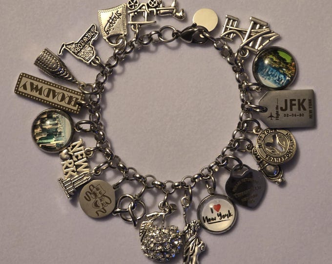 Silver New York Charm Bracelet: Stainless Steel Chain, City Souvenir