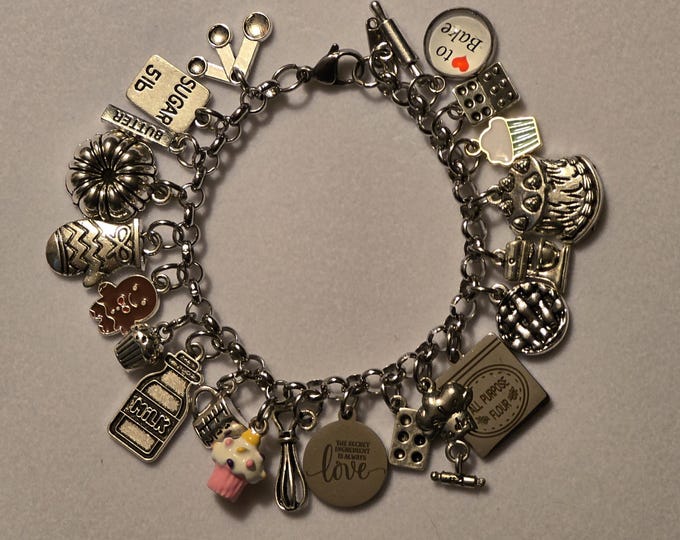 Silver Baker Chain Bracelet, Baker Charm Bracelet, Bracelet, Bakers Bracelet, Charm Bracelet, Chain Bracelet, Gift, Bakers, Loves to Bake