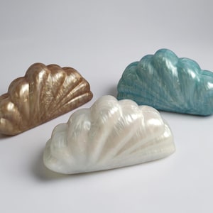 Shell Shaped Pearlescent Acrylic Clutch Bag - Hard Case Handbag