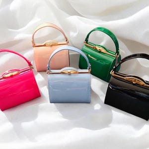 Glänzende Lack-Kunstleder-Top-Griff-Abend-Handtasche - Party und Hochzeits-Clutch in Schwarz, Grün, Fuchsia, Beige, Blau, Weiß