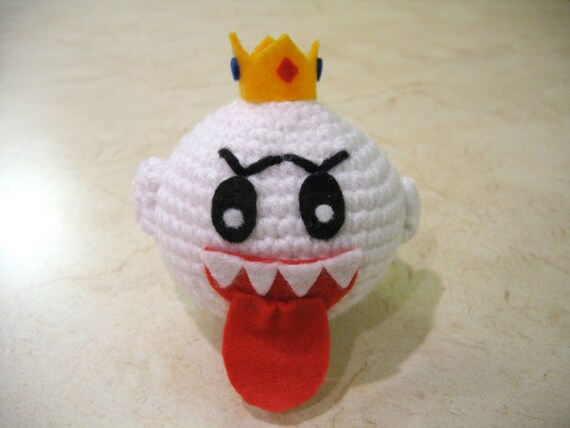king boo plush with crown