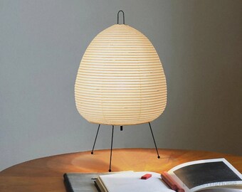 Lampe de table Akari wabi-sabi de Yong Design japonais authentique, évoquant la tranquillité et l'harmonie, parfaite pour améliorer l'ambiance de votre maison