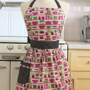 Retro Apron Green and Purple Dishes on White CHLOE