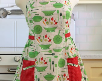 Retro Apron Plus Size Sweetheart Neckline Green Pots and Pans BETTY