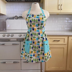 Retro Apron Plus Size - Owls with Aqua - BETTY Sweetheart Neckline