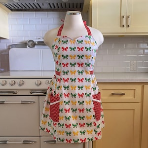 Retro Apron Plus Size Sweetheart Neckline - Butterflies on White - BETTY