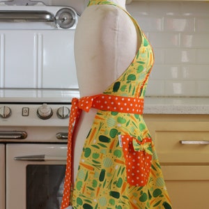 The MAGGIE Vintage Inspired Carrots, Veggies on Yellow Full Apron image 2