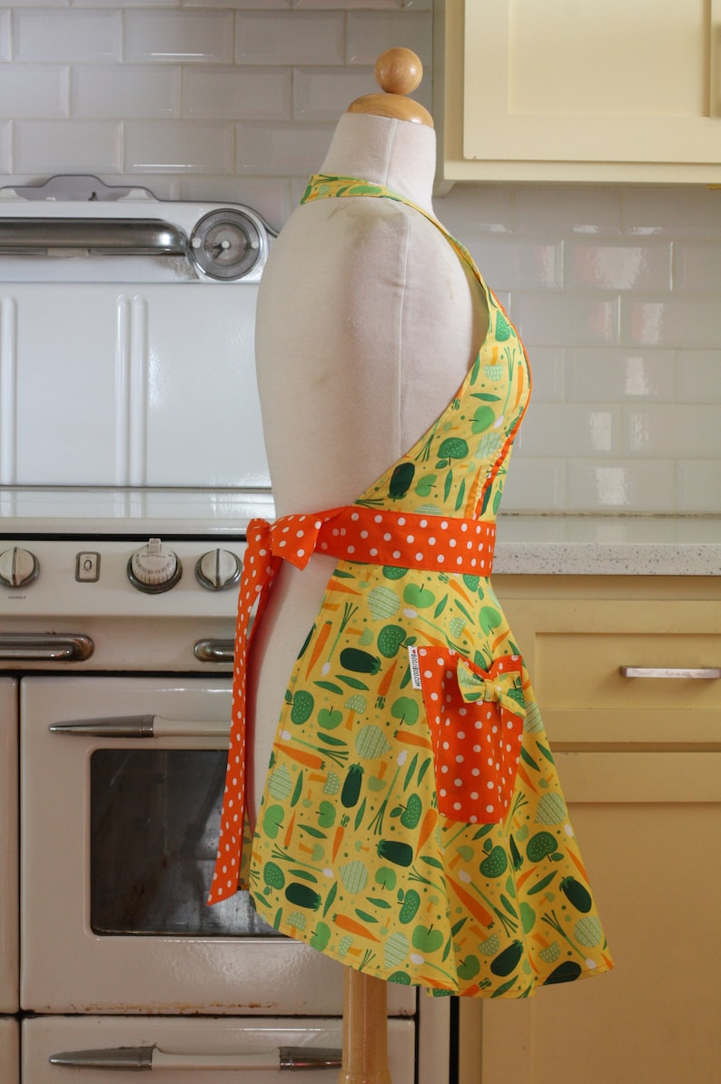 The MAGGIE Vintage Inspired Carrots, Veggies on Yellow Full Apron image 2