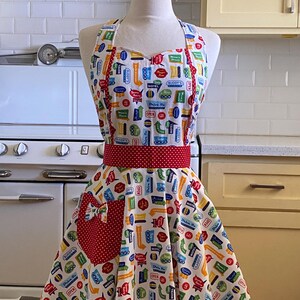 The MAGGIE Vintage Inspired - Road Signs Travel - Full Apron