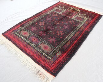 Vintage Afghan Prayer Rug: Hand-Knotted Wool, Oriental Design, 2.10x4.3 Ft