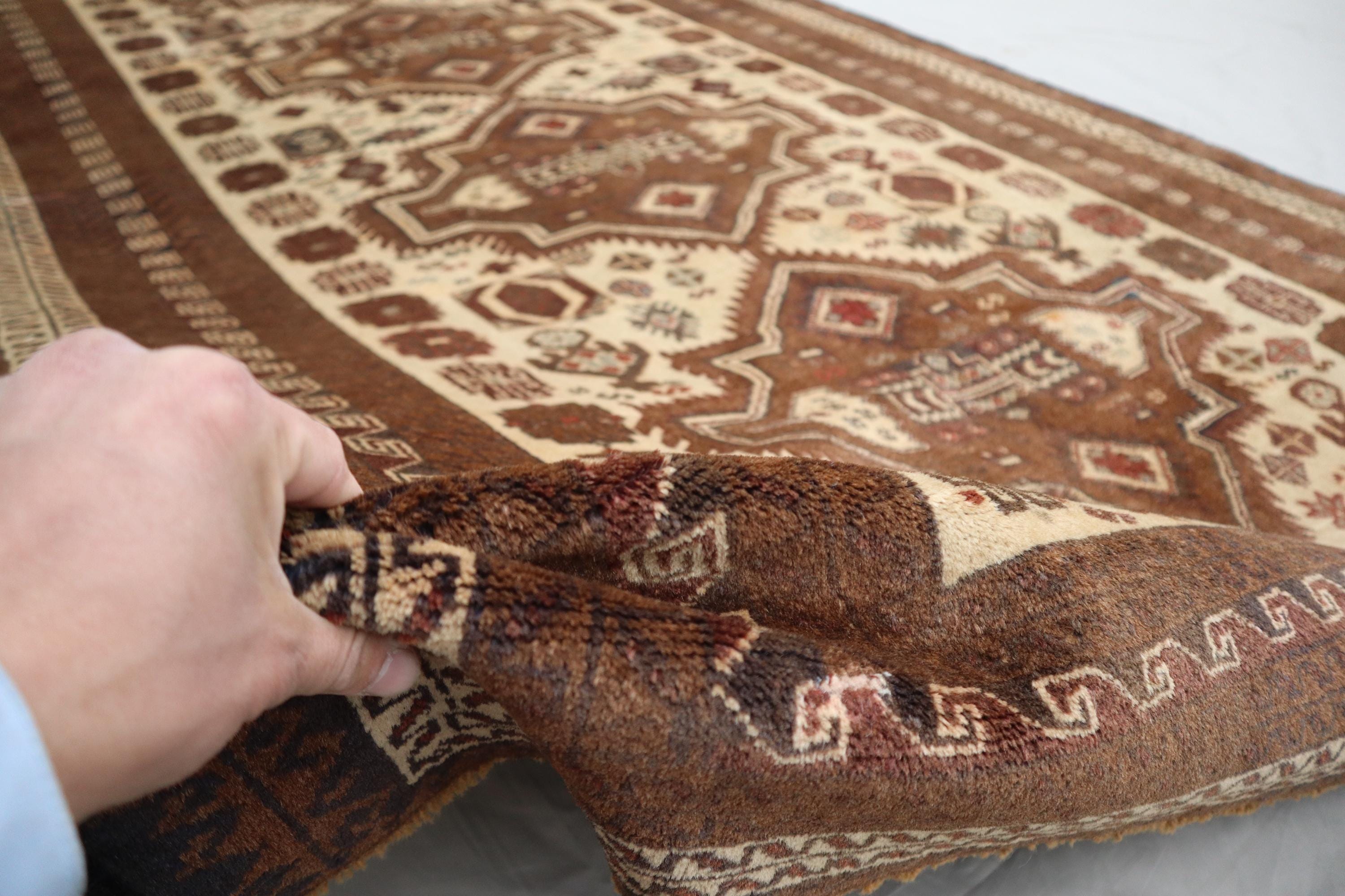 カッチ刺繍　ラグ　未使用　インド　手仕事　値下げ　希少　一点もの f690ab99cb12dbc3e11bc92ce825c0