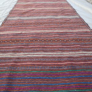 Vintage Red Runner Kilim Rug 2.5x9.6 Ft, Alfombra de lana hecha a mano- Alfombra Kilim de tejido plano afgano- Alfombra turcomana- Alfombra de corredor geométrico Pasillo Runner Rug