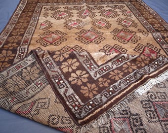 Alfombra baluchi floral vintage de 1,5 x 2,1 m: alfombra tribal afgana de lana hecha a mano