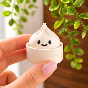 Dumpling Keychain – Click Fidget Keychain | Cute Kawaii Bag Charm | Mini Desk Toy | Sensory Gift | Mochi Dumpling Accessory