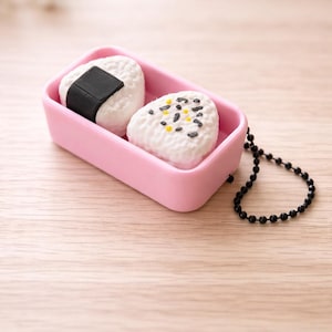 Mini Bento Sushi Fidget Clicker-nyckelring | Söt kawaii stresslindrande leksak | Clicky skrivbordsleksak | Gåva i fickformat | Nyckelring för ångestlindring
