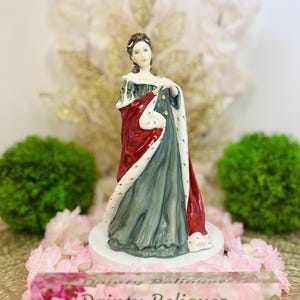 QUEEN ANNE - Royal Doulton
