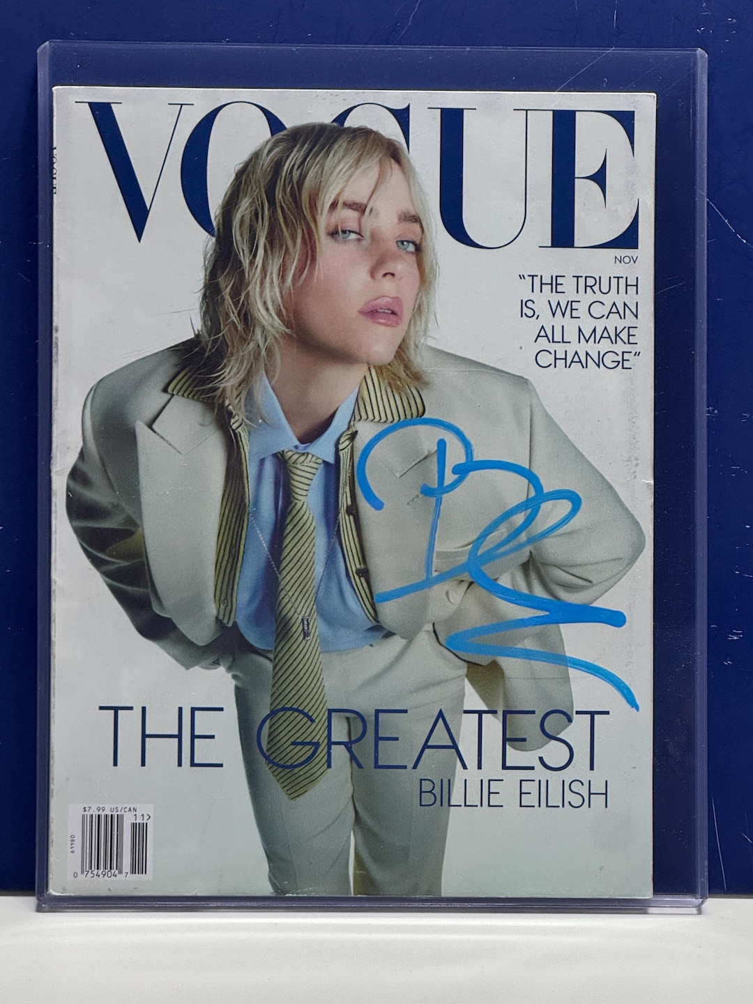 【値下げしました】 VOGUE 2024年11月号 ビリー・アイリッシュ Billie Eilish - VOGUE Nov 2024 - New Signed Magazine COA