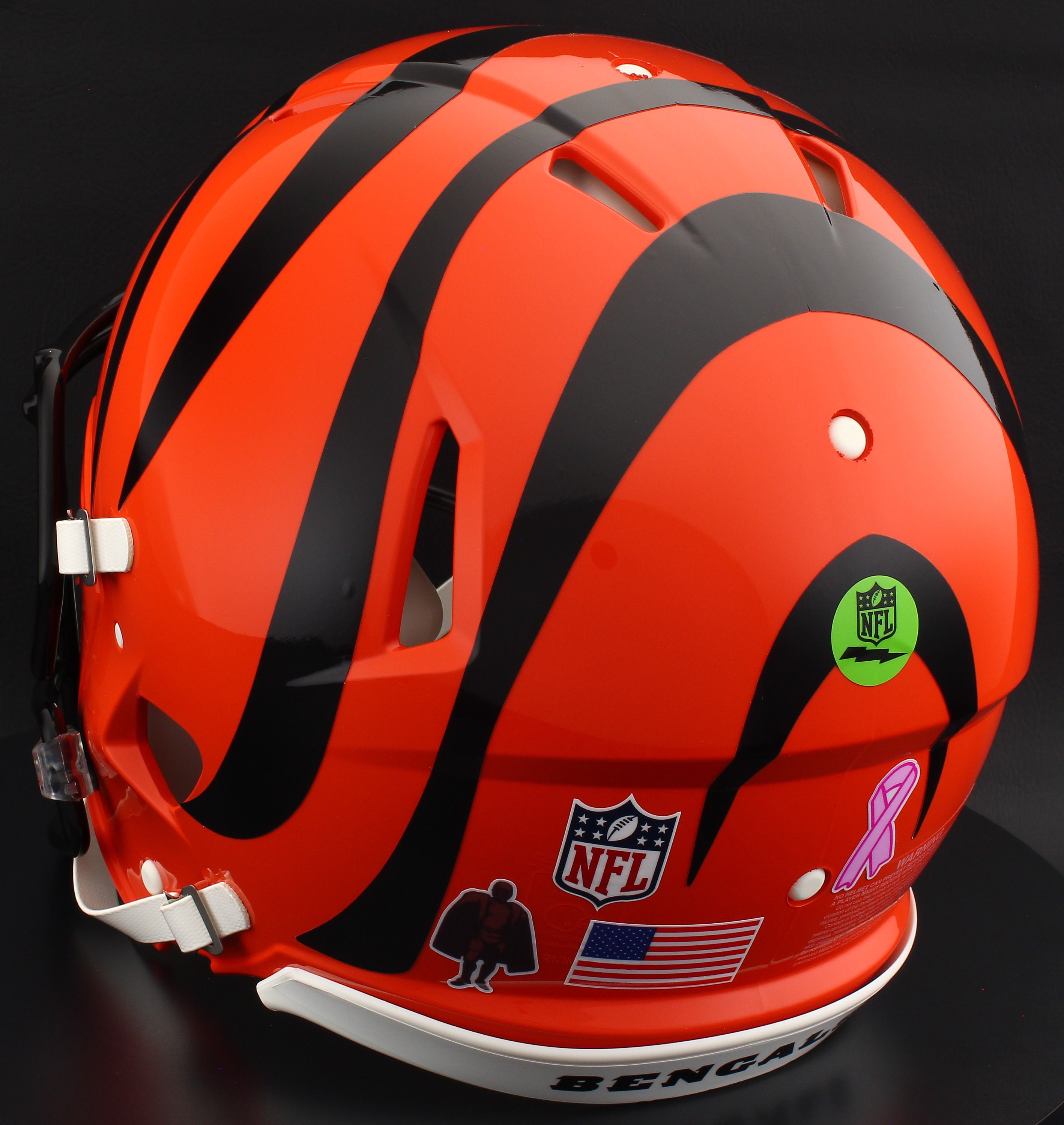 cincinnati bengals motorcycle helmet Riddell Replica Mini Speed Style Salute To S Team Fan Cave Black Oakley Legacy Visor Helmet concept for the Cincinnati