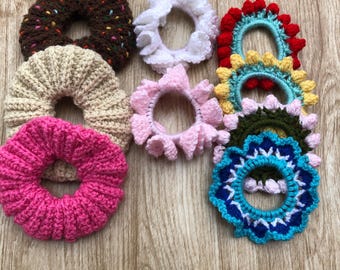 Coleteros de ganchillo hechos a mano | Gomas para el pelo con textura floral | Accesorios estéticos para el cabello | Un bonito regalo para ella | Bandas elásticas suaves para el cabello (Reino Unido)