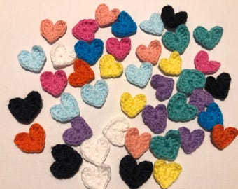 Mini corazones de ganchillo de colores | Apliques hechos a mano | Mini corazón amigurumi | Scrapbooking, costura, lazos decorativos | Kit de corazones