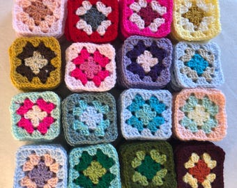 Mini cuadrados de ganchillo estilo Granny Squares – Cuadrados coloridos hechos a mano de 6x6 cm – Perfectos para costura, manualidades y regalos DIY
