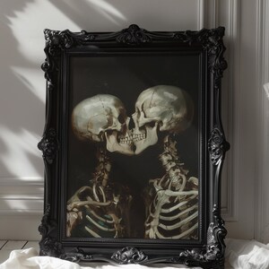 Arte imprimible para amantes de los esqueletos góticos, arte de pared de calavera romántica de estilo cottagecore oscuro, póster de amor gótico imprimible de Dark Academia, decoración artística de Halloween imagen 3
