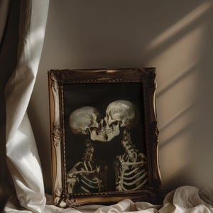 Arte imprimible para amantes de los esqueletos góticos, arte de pared de calavera romántica de estilo cottagecore oscuro, póster de amor gótico imprimible de Dark Academia, decoración artística de Halloween imagen 7