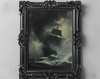 Peut inclure: Une peinture encadrée en noir représentant un navire naviguant sur une mer orageuse. Le navire est en silhouette contre un ciel sombre avec une faible lumière au loin. La peinture est dans un cadre sombre et orné.