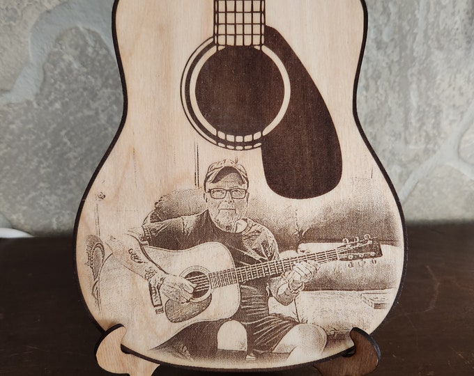 Laser Engraved Acoustic Guitar Shaped Wood Photo/Engraved Musician Photo/Engraved Concert  Photo/Guitar Wall Hanging/Guitar Photo Magnet/