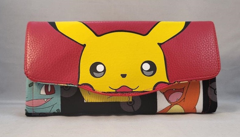 Portefeuille Détective Pikachu | Boutique Pokémon