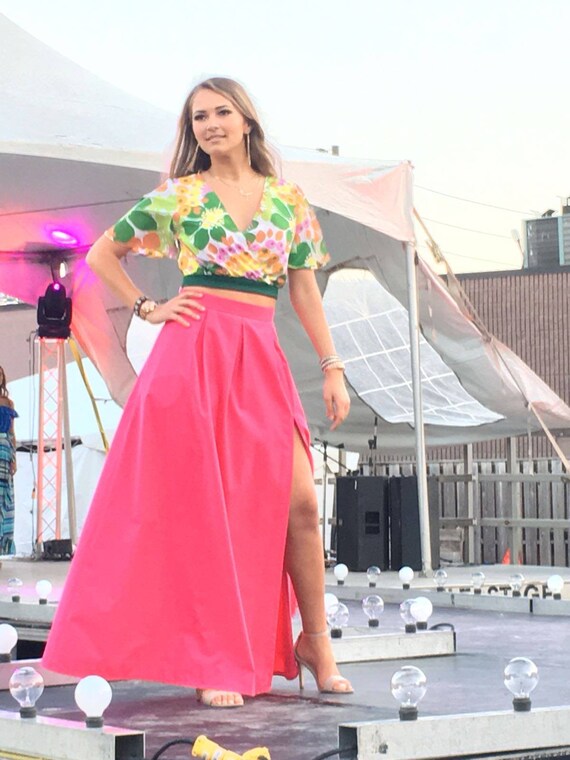 Hot pink shop skirt with pockets
