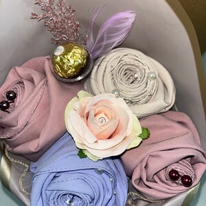 Hijab veil bouquet to personalize Mother's Day Eid wedding image 5