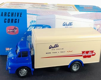 Boxed Corgi Walls Bedford S Box Van - 19304 (960)