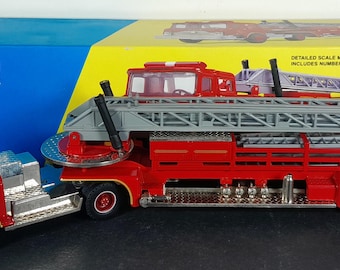Corgi Long Beach Mack CF-antenneladder in doos - 52101 (2354)*