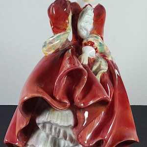 Royal Doulton Figure "Top O' The Hill" HN 1834