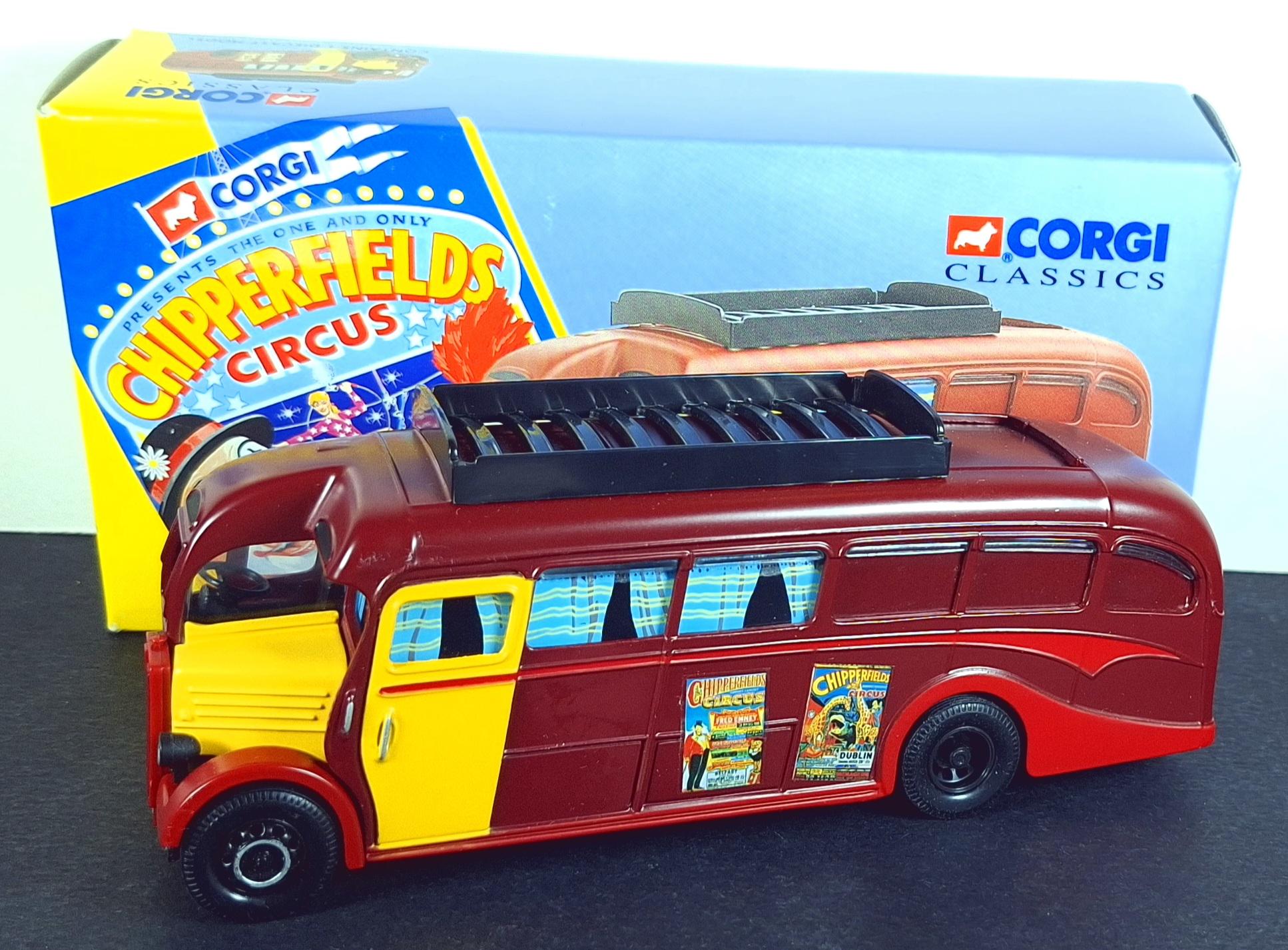 コーギー　Corgi Chipperfields Circus 箱入り　英国 Boxed Corgi Chipperfields Circus AEC Regal Living Quarters - 97022
