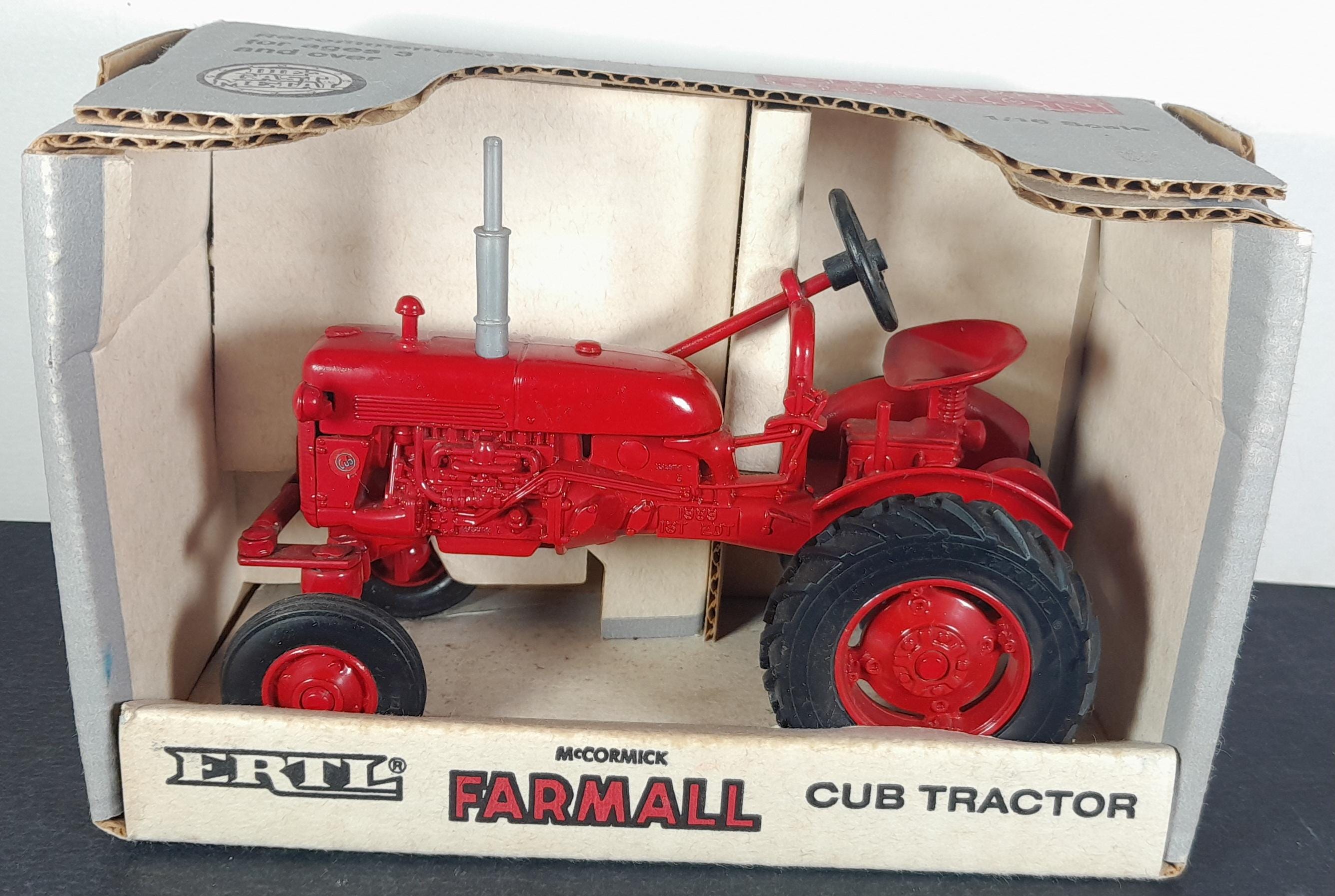 ERTL McCormick Farmall Model H Tractor Die Cast in Box Scale 1:16