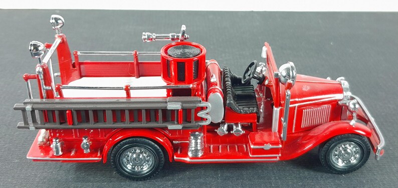 Matchbox 1932 Ford AA öppen hytt brandbil - YFE09 (1224) bild 4