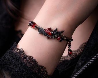 ゴシック レイヴンブレスレット レッドクリスタル 調節可能 ダークジュエリー ヴァンパイアクロウブレスレット 彼女へのロマンチックなギフト