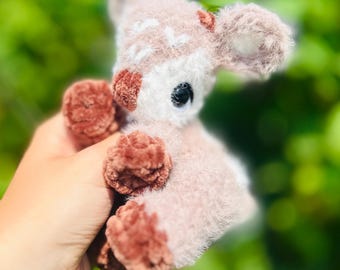 ręcznie robiony na szydełku, puszysty, jelonkowy pluszowy jelonek amigurumi