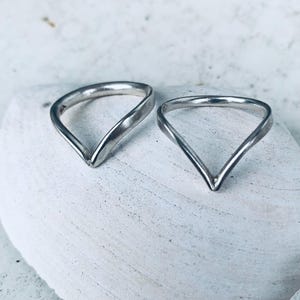 Sterling Silver Wishbone Ring. Minimalist Chevron Band. V- Shaped Stacking Jewellery. Promise Ring. Witchy Style. Bohemian Chic.